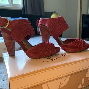 Seychelles Burgundy pumps
